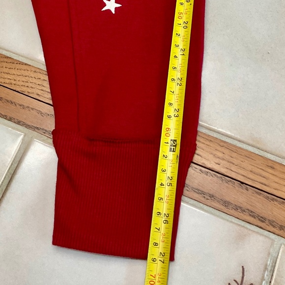 Universal Thread Women’s Red Sweatshirt with Embroidered Stars Size M NWT - Picture 8 of 11